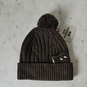 UNIQLO X ANYA HINDMARCH: NWT Forest Green Knit Beanie with Pom-Pom